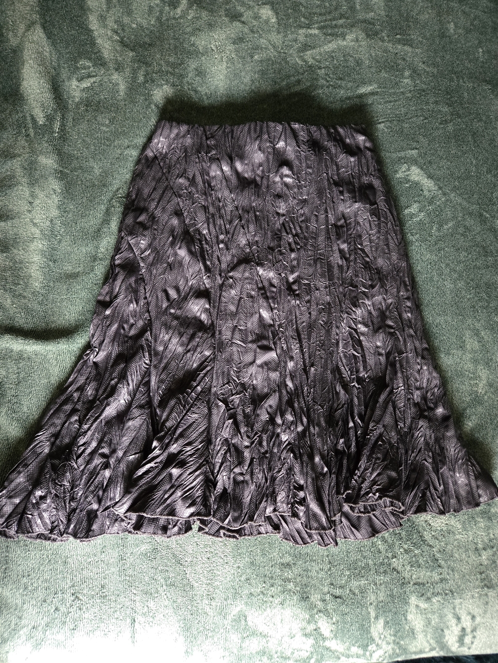 Picadilly Fashions Crinkle Midi Skirt 🖤